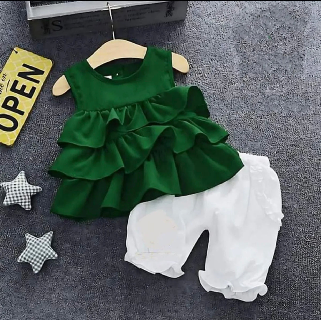 Stylish Baby Girl Frock For Pakistan Day